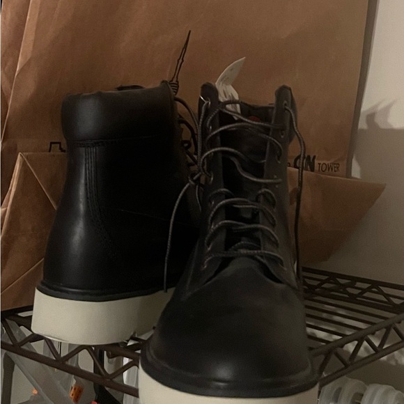 Timberland-NWT
Kenniston 6in Lace-Up Boot - Women's - Picture 6 of 11